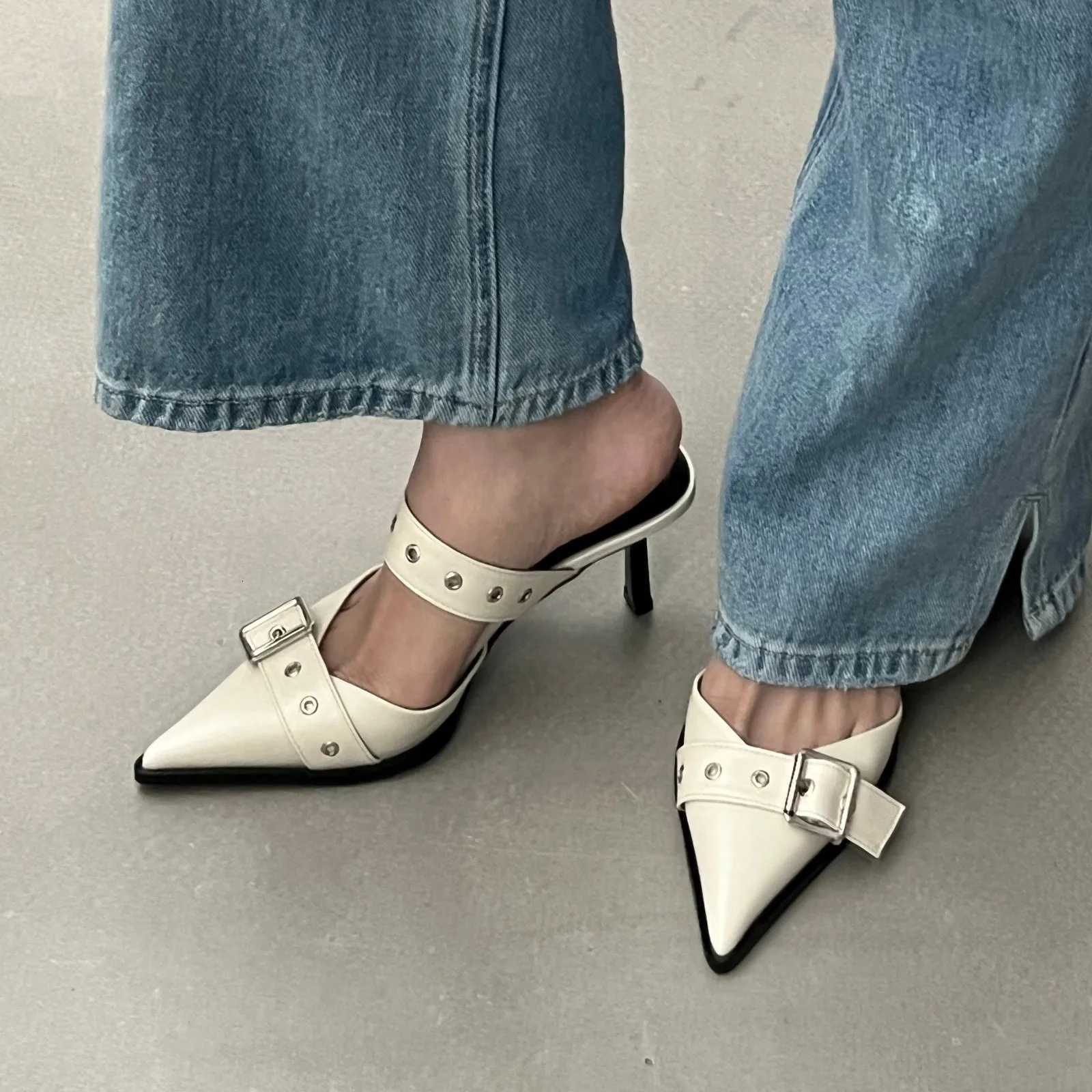 New Summer Pointed Belt Buckle Thin Heel Belt Buckle Single Shoes Womens Closed-toe Silver Back Empty High-heeled Sandals W250814