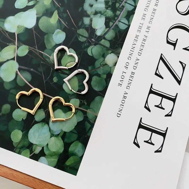 2024 Korea Trend Classic Silver Color Hollow Out Heart Hoop Earrings for Women Cute Sweet Drop Dangle Earrings Jewelry Gift XJ250814