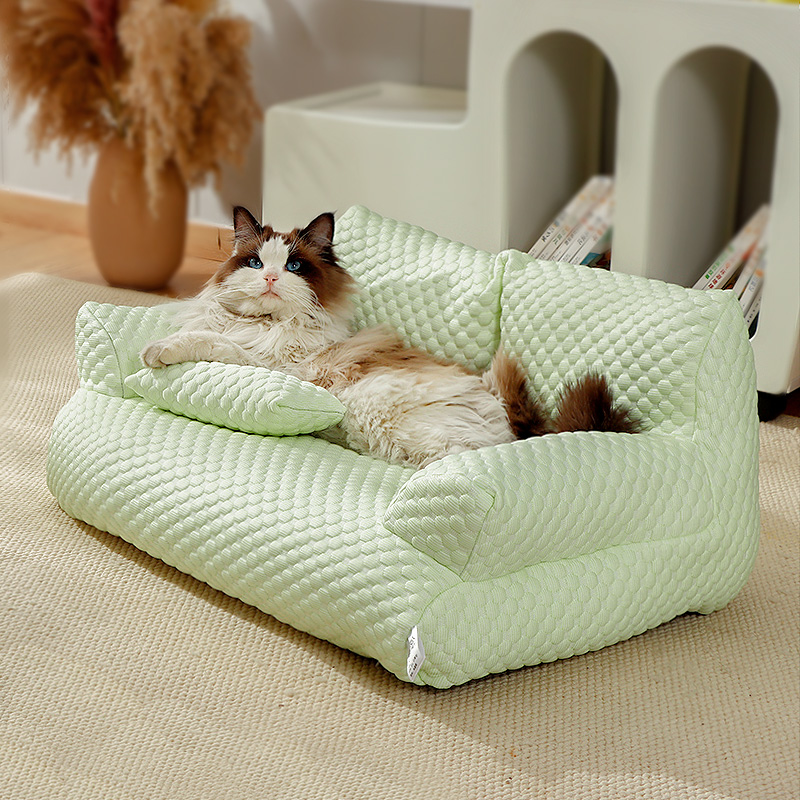 Versatile Sturdy Pet Bed with Quick Dry Feature Suitable for Kittens & Puppies at Home & Kennel