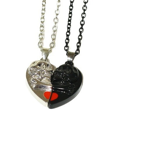 Punk Style Skull Halloween Pendant Magnetic Splicing Heart Niche Couple Necklace