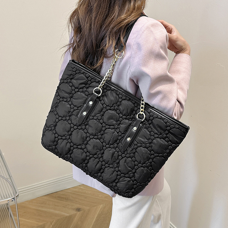 Luxury Brand Designer Bag 2025 New Women's Bag Tote Bag Nylon Zipper Handbag Fashion Simple Trendy Practical Women's Bag