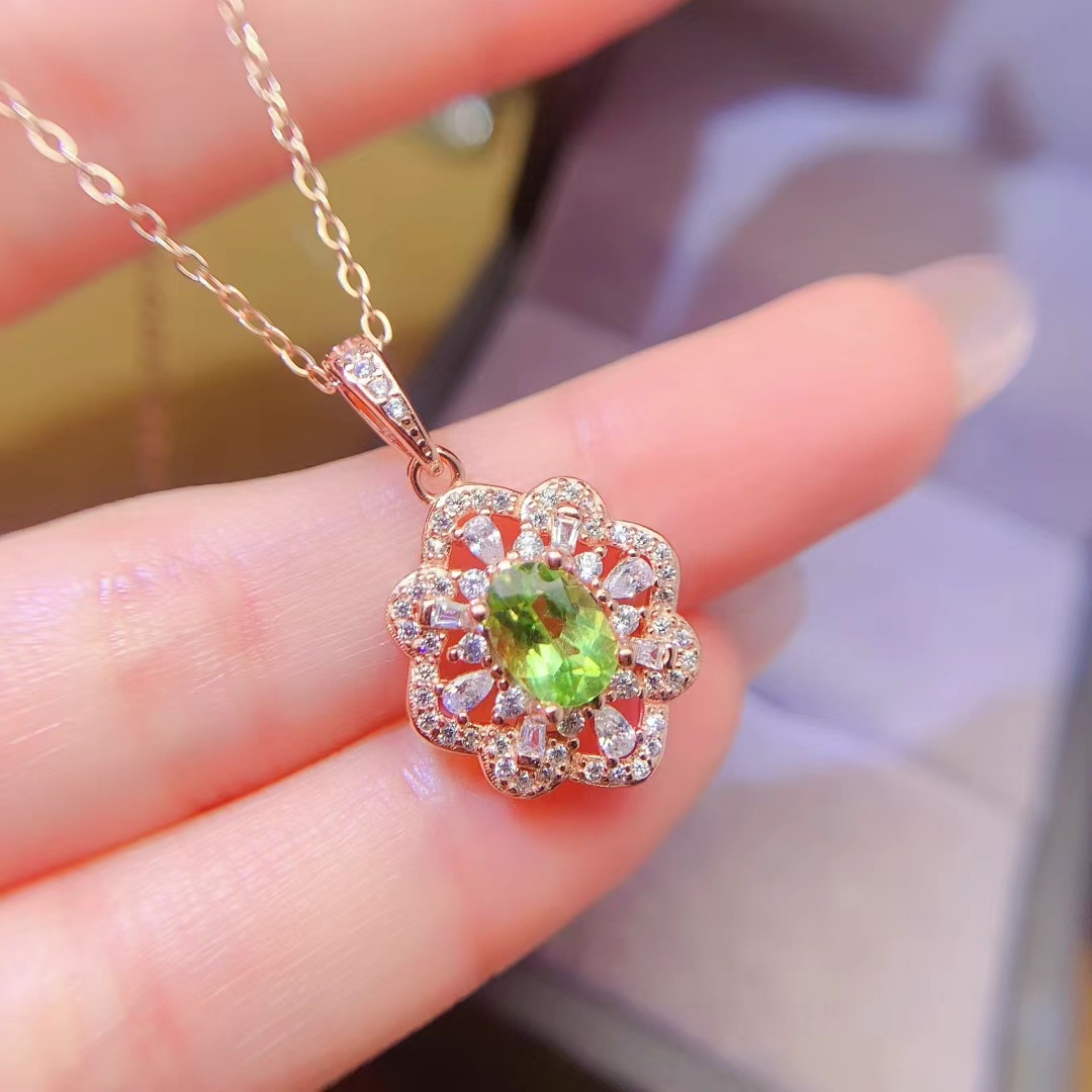 Beautiful 925 silver gemstone pendant 5mm*7mm 0.7ct natural peridot pendant 18K gold plated silver peridot necklace