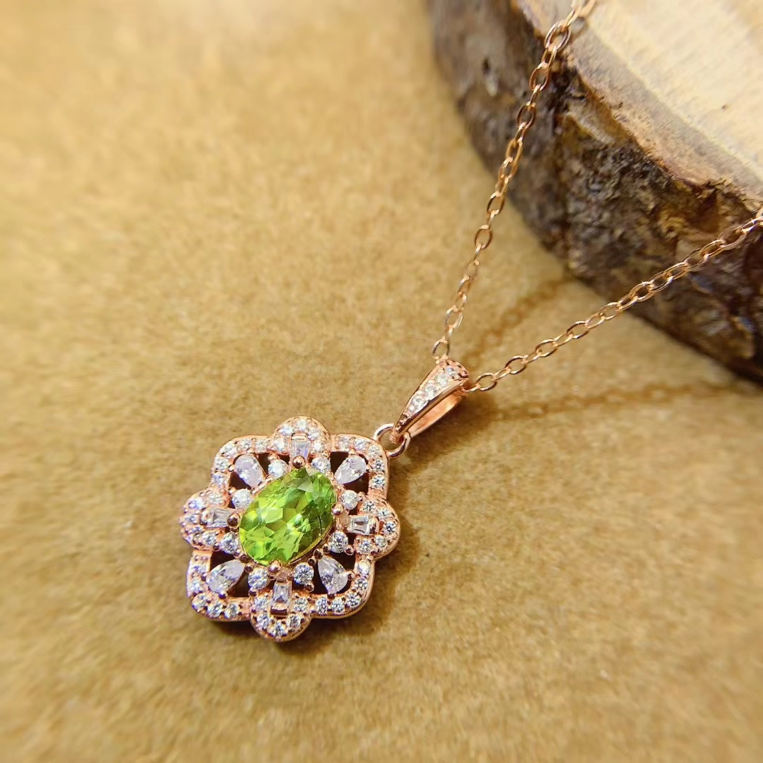 Beautiful 925 silver gemstone pendant 5mm*7mm 0.7ct natural peridot pendant 18K gold plated silver peridot necklace