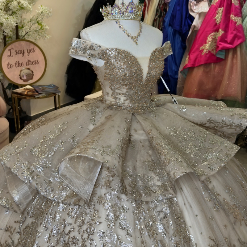 Champagne Shiny Quinceanera Dresses Off The Shoulder Sequin Applique Lace Beading Tull Party Birthday Ball Gown Vestidos De 15 Anos Sweet 16 Dress