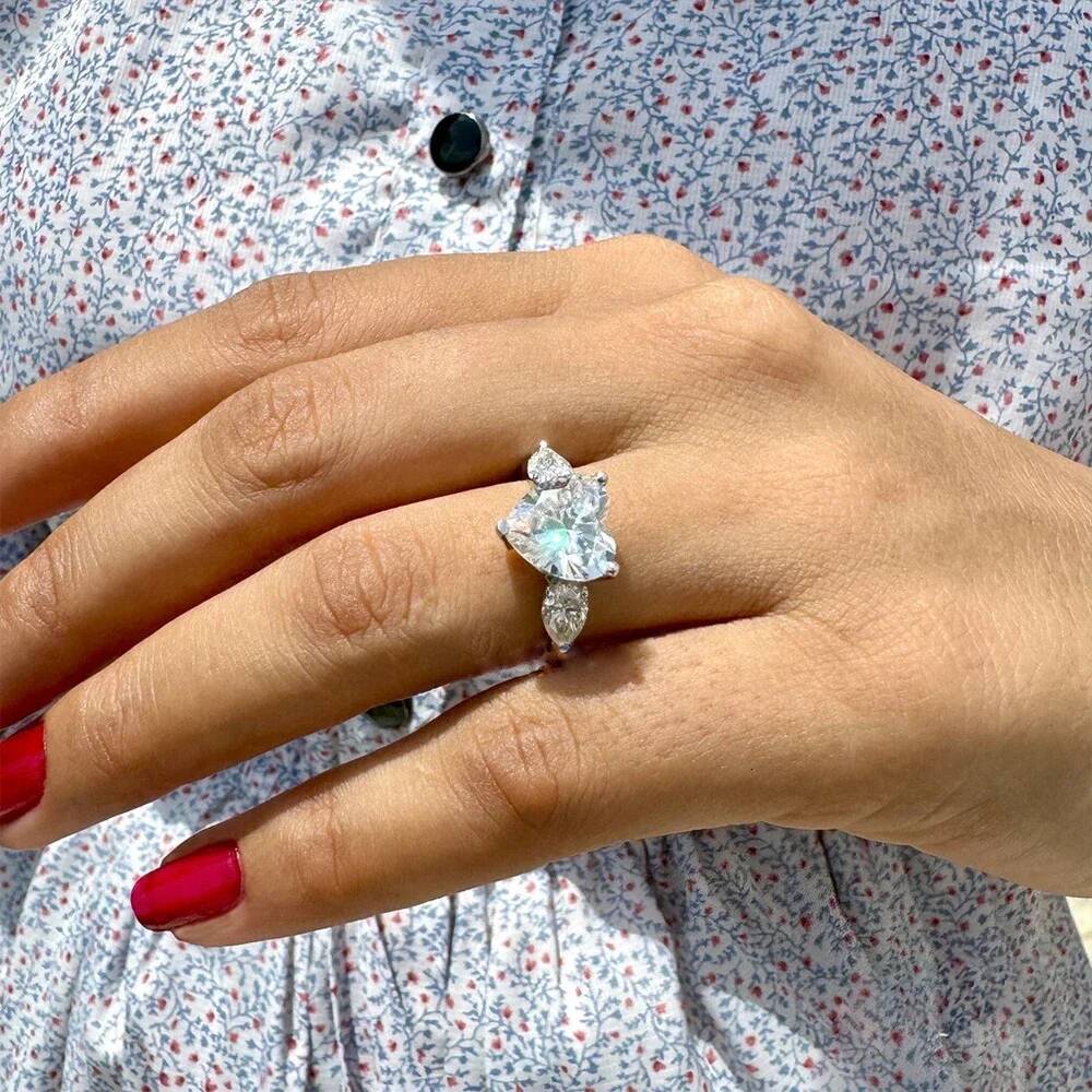 1/2/3/4CT Heart Cut Full Moissanite Engagement Rings with Pear Cut Side Diamond Wedding Ring S925 Silver Fine Jewelry for Women