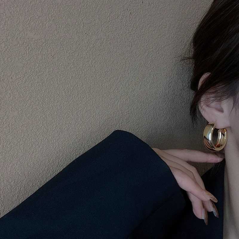 Vintage Smooth Round Metal Chunky Hoop Earrings for Women Gold Color Wide Thick Geometric Statement Earrings Jewelry Gift XJ250814