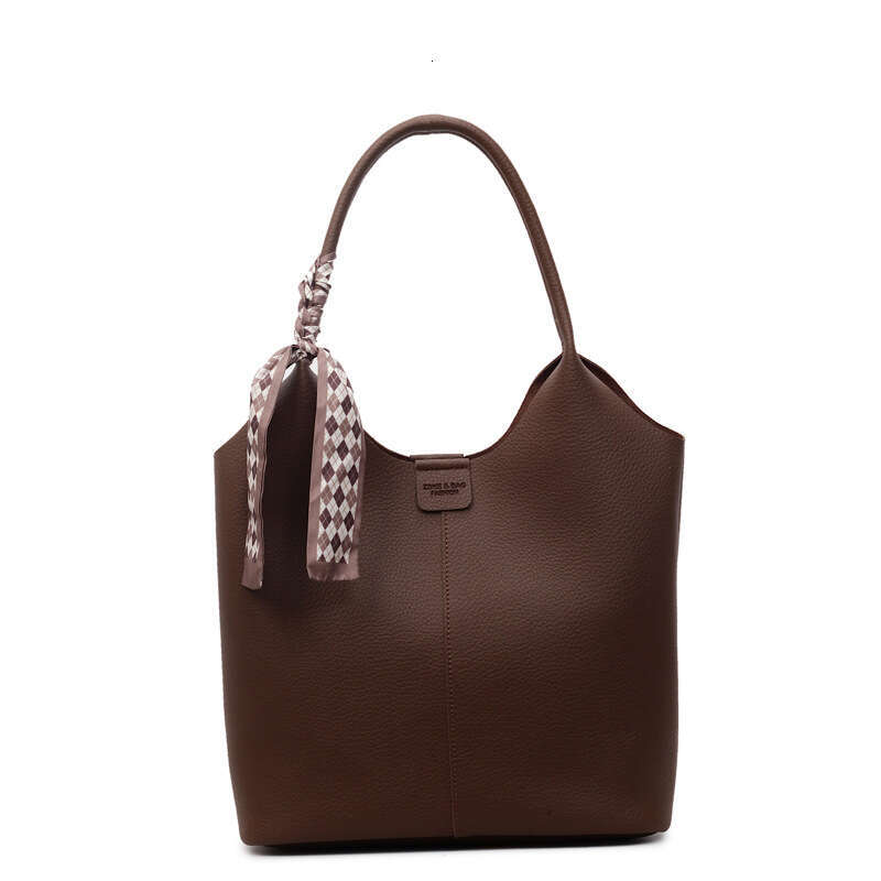 Underarm fashionable shoulder bag, mother and child bag with scarf decoration, high-quality synthetic leather, very suitable for fashionable women