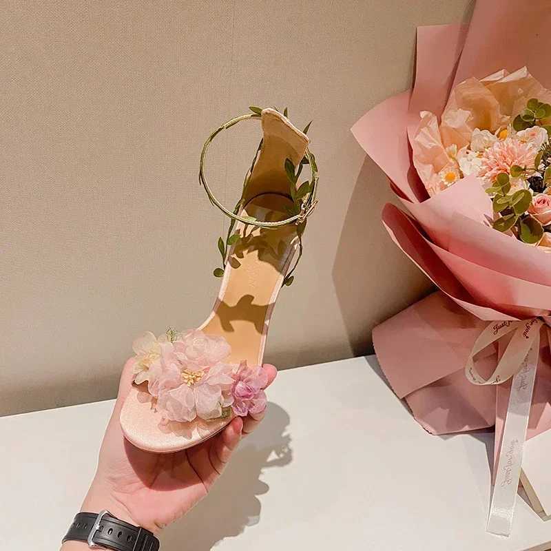 2024 Wedding Shoes New Pink Countryside Chiffon Flower Fantasy High Heels Straight Vine Strap Sandals for Women W250814