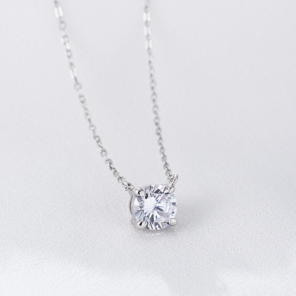2022 New INS Round Zircon Pendant Sterling Sier Necklace for Women with Unique Design and Light Clavicle Chain Jewelry for Women