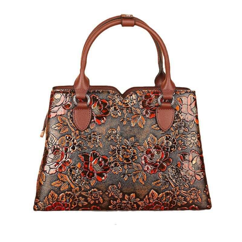 Handheld mother's 2024 new trend, light , large capacity bag, high-end feeling, middle-aged women's bag