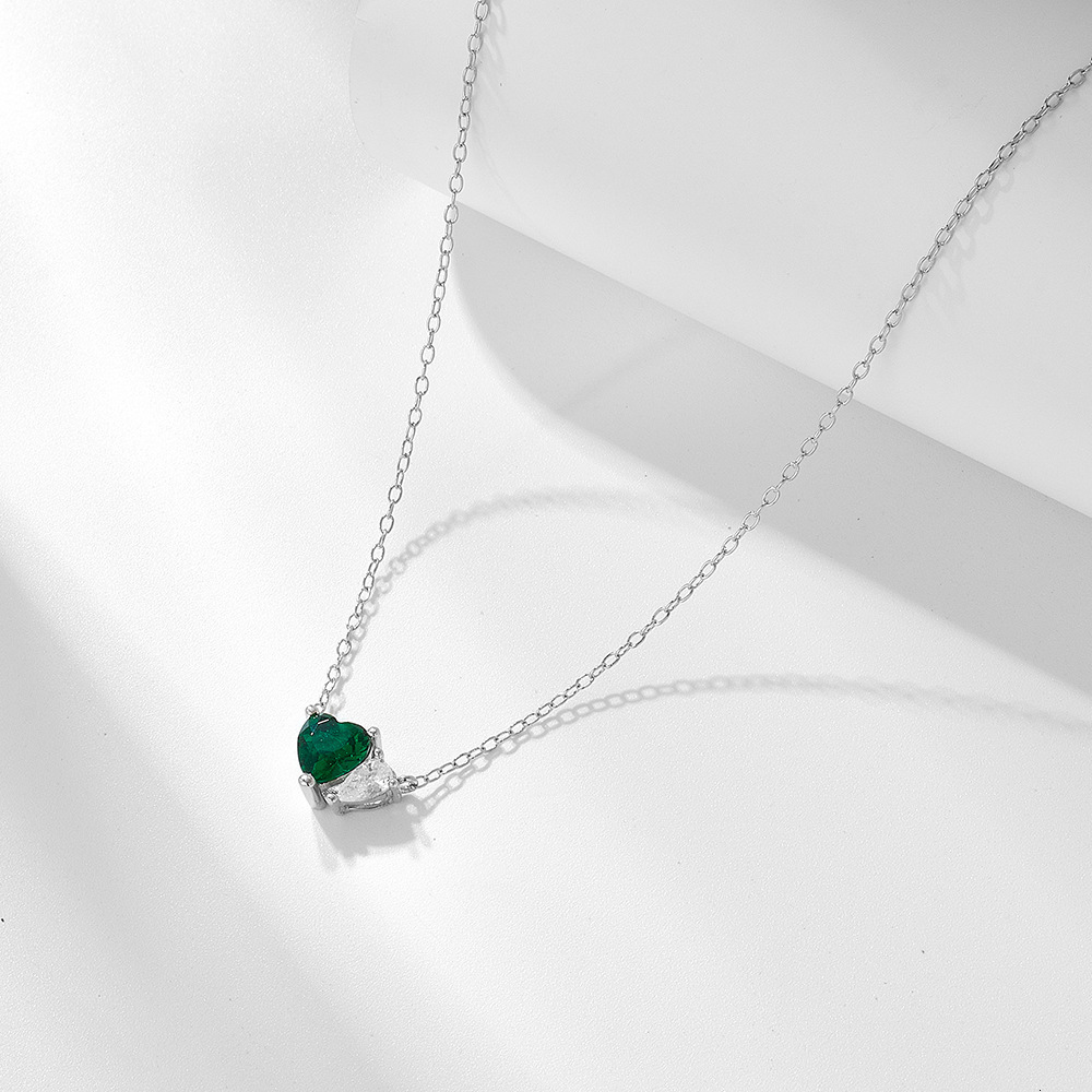 Emerald Heart-Shaped Zircon Sterling Sier Necklace for Women, Korean and Japanese Style, Niche Light , High-End Feel, Simple Versatile Collarbone Chai