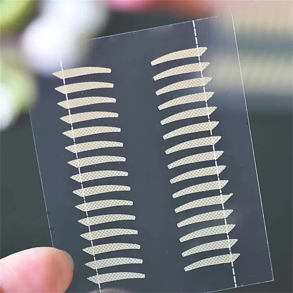 150Pairs/300PC Eyelid Tape Sticker Invisible Double Fold Eyelid Lace Paste Clear Beige Stripe Self-adhesive Eye Tape Makeup Tool 250811