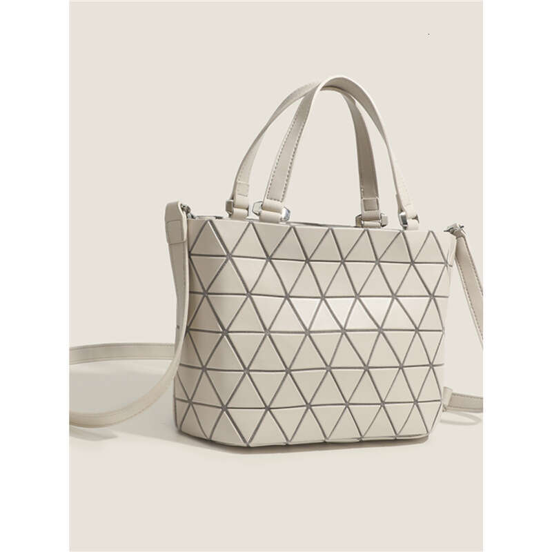 Japan New Fashion Handbag Women's Briefcase Bucket Geometric Quilted Single Shoulder Crossbody Crystal Bag designer bag B5