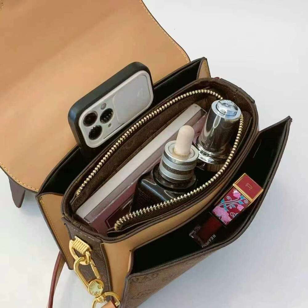 DHpet_wholesale Vintage Lock Chain Messenger Bag - Stylish PVC Crossbody Purse for Women, Retro Shoulder Bag with 3 Straps (Coffee/Brown)