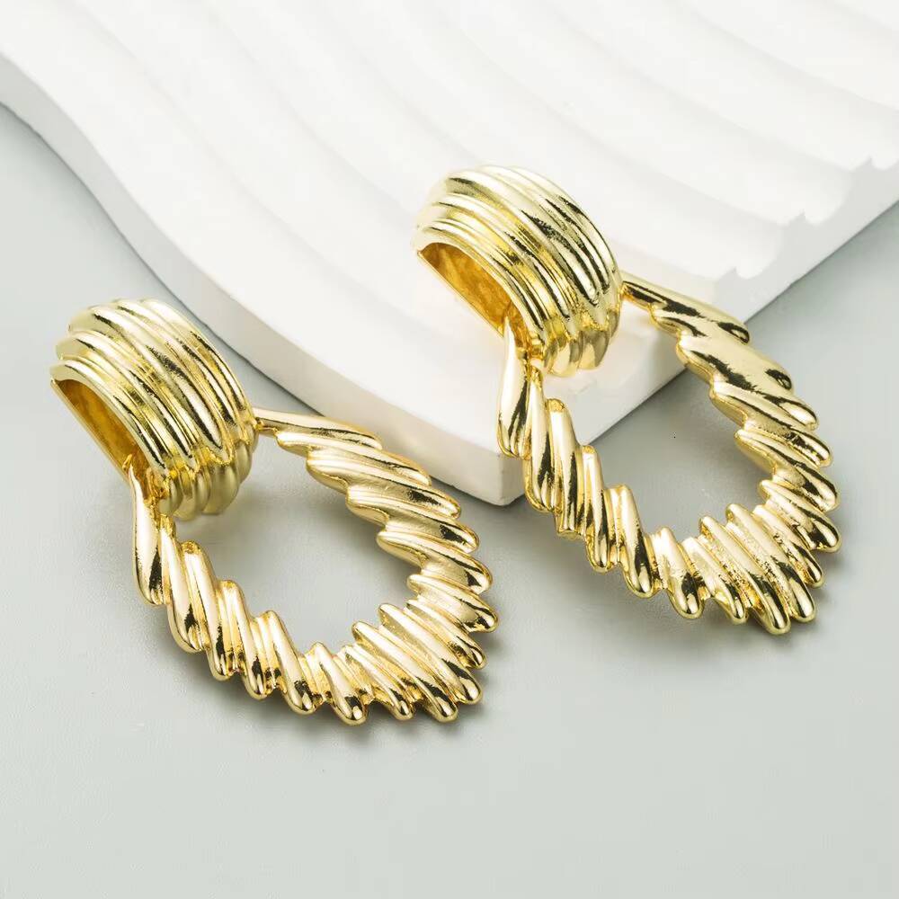 Heavy Industry Exaggerated Trend Alloy Sier Needle Women's Cool Metal Feel Earrings