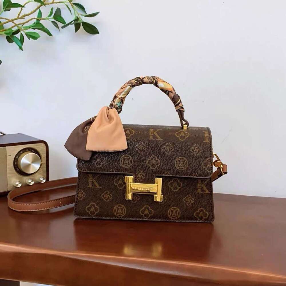 DHpet_wholesale Vintage Lock Chain Messenger Bag - Stylish PVC Crossbody Purse for Women, Retro Shoulder Bag with 3 Straps (Coffee/Brown)