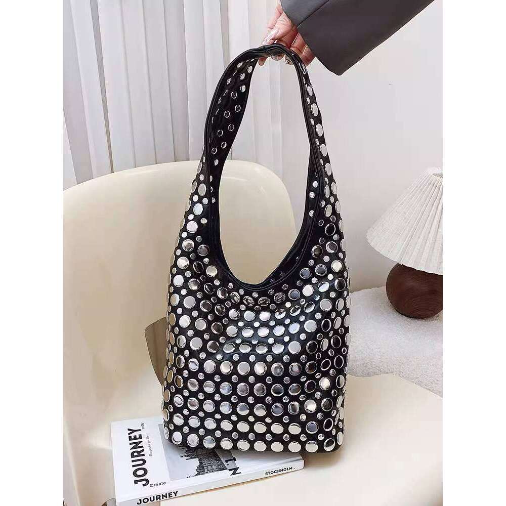 Fashion Trend NEW free shipping Underarm Bucket 2025 Winter New Commuting Shoulder Bag High-end Versatile Handbag