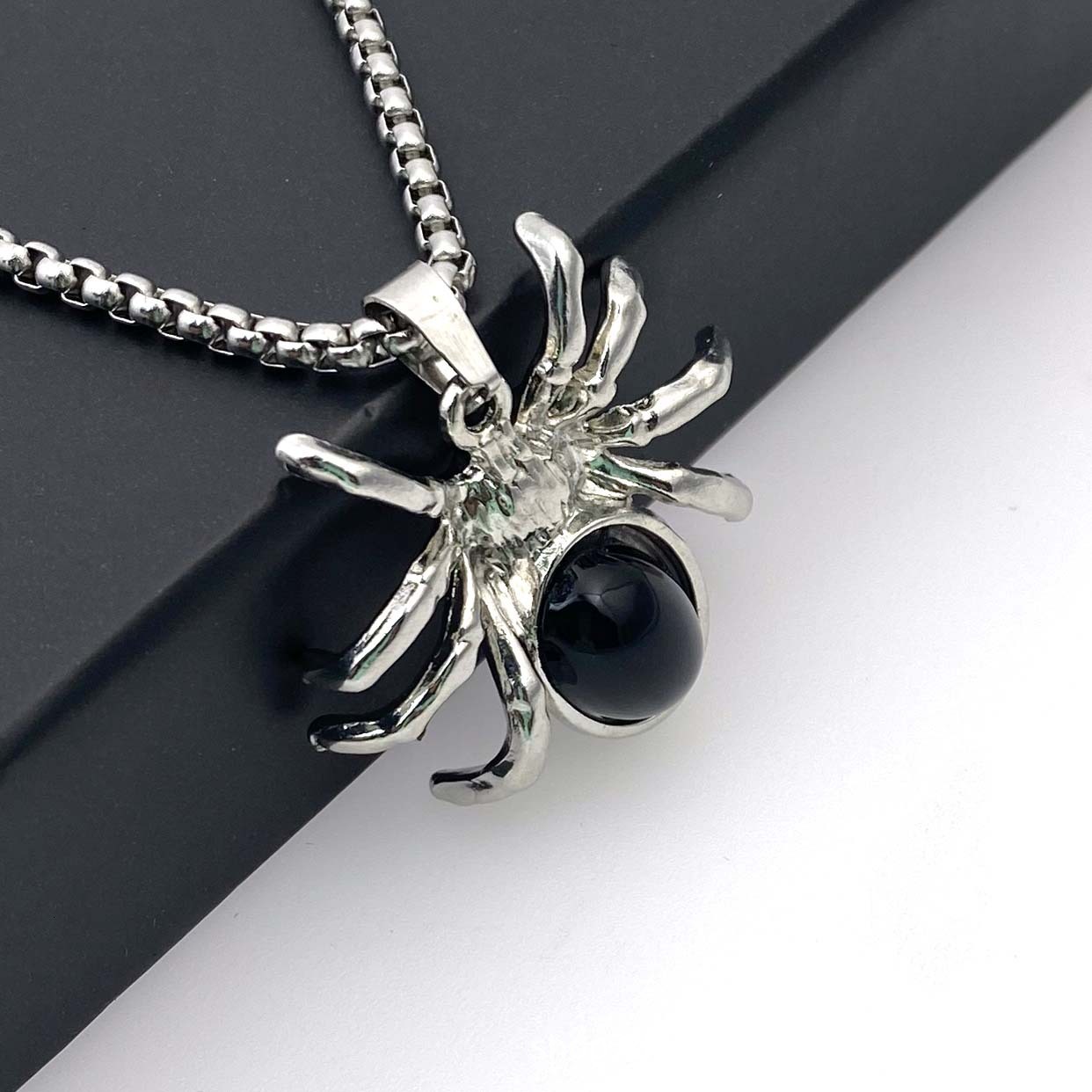 Gothic Dark Pendant Necklace Ins Style Personality Long Spider Collarbone Halloween Sweater Chain