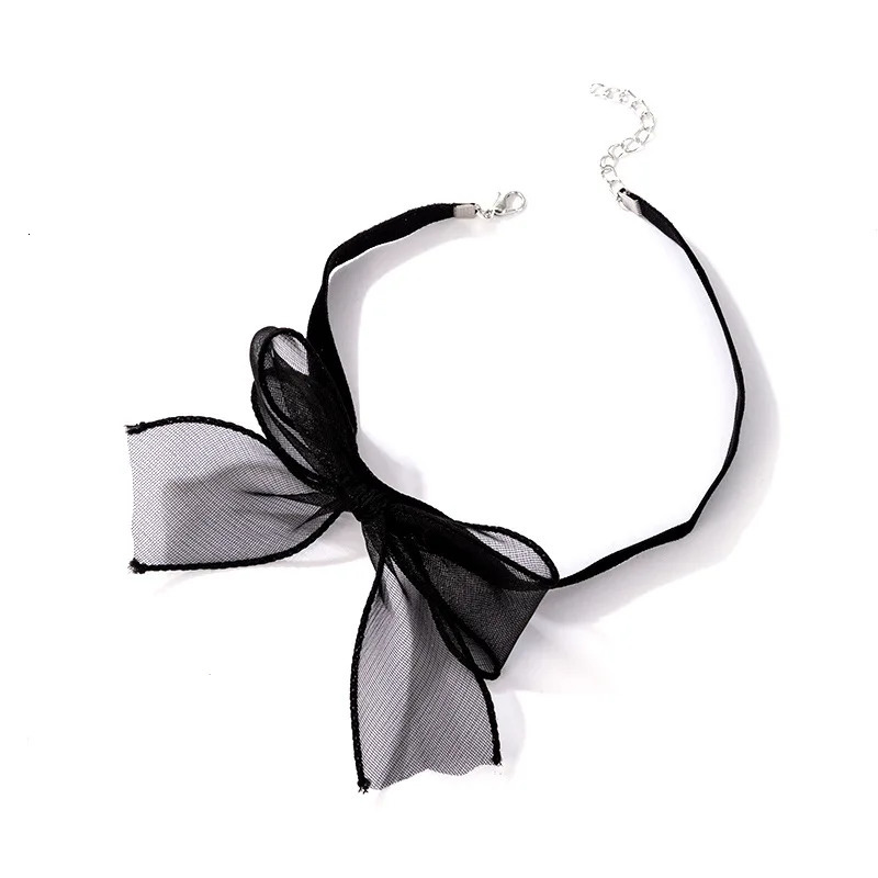 Sexy Velvet Short Choker for Women Creative Christmas Gift Necklace Snowflake Heart Pendant Gothic Girl Neck Jewelry Accessories 250811