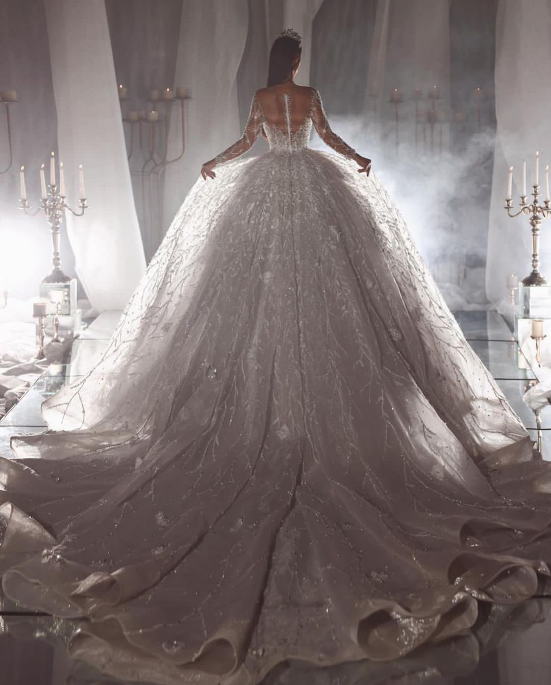 Ball Gown Wedding Dresses Long Sleeves V Neck Sequins Appliques Beaded Sparkly Ruffles Formal Bridal Gowns Zipper Plus Size Custom Made Vestido De Nov