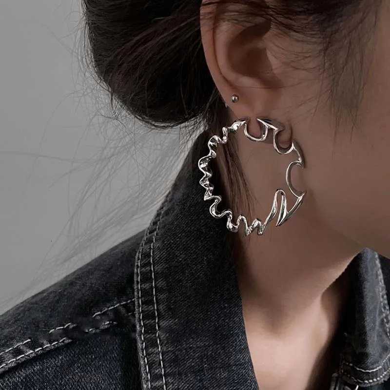 Fashion Metal Irregular Big Circle Hoop Earrings for Women Exaggerated Silver Color Twisted Personality Earrings Jewelry XJ250814