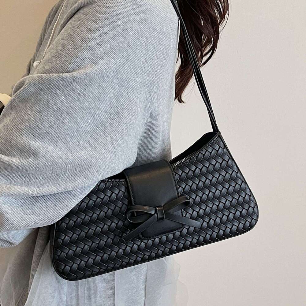2025 Design Underarm For Women, Cute And Versatile Fashionable Commuter Texture Single Shoulder Bag