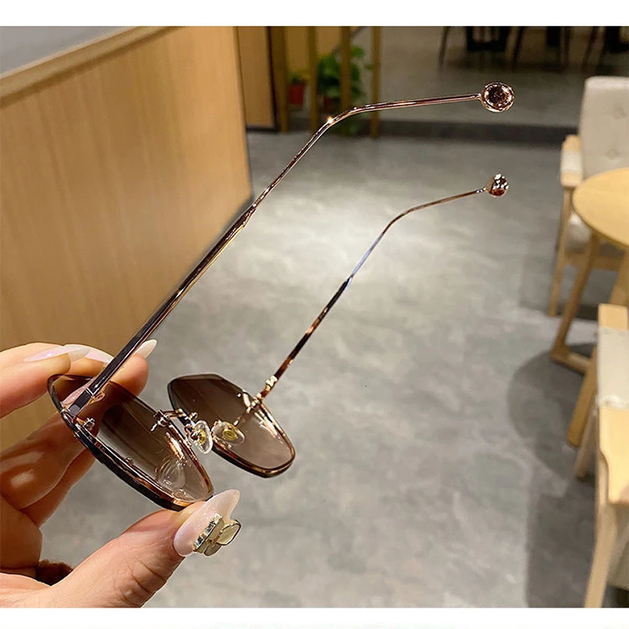 n 2025 Fashion Polygonal Metal Sunglasses Retro Ladies Glasses Classic Trend Driving Travel Eyewear 250804