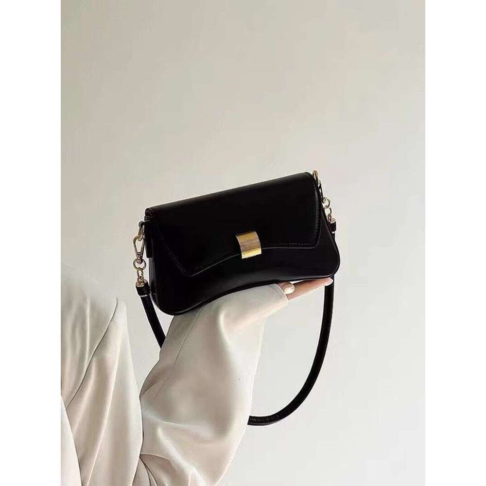 French Underarm Bag New Trendy Niche Design Light Baguette Women S High End Sense One Shoulder Messenger Handbag