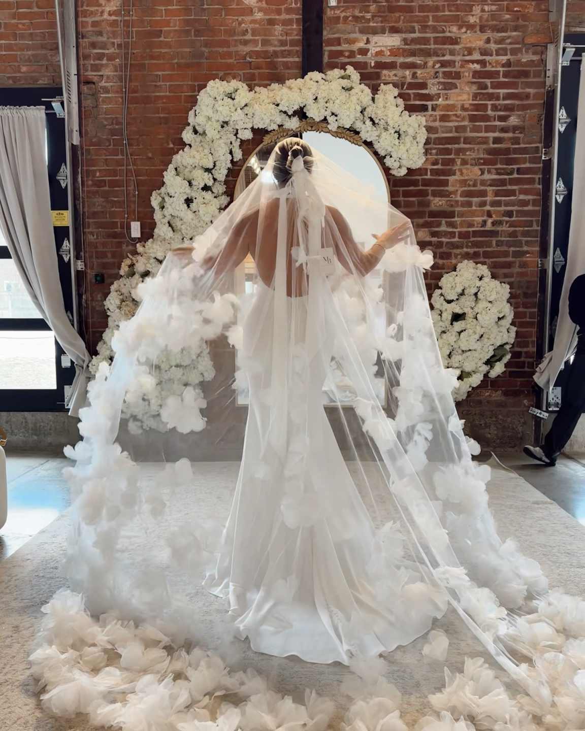 White Ivory Bridal Veil Long Cathedral Wedding One Layer Veil Hand Sewn 3D Flowers Floral Lace Veil Wedding Accessories