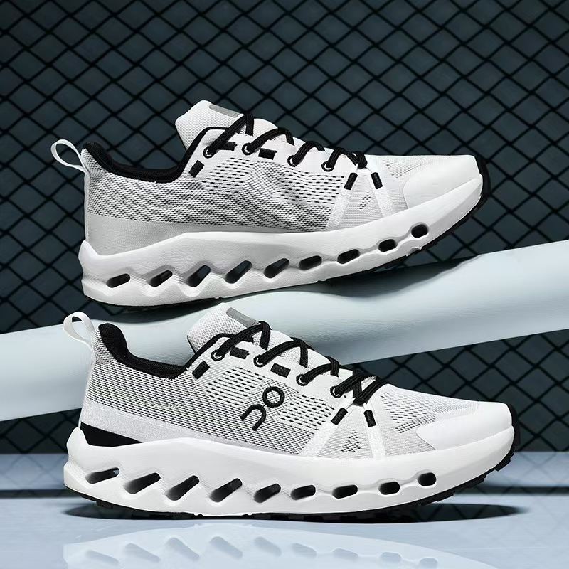 2025 hot Cushioned Sports Shoes Mens Breathable Thick Sole Flying Mesh shoes dh1102140405