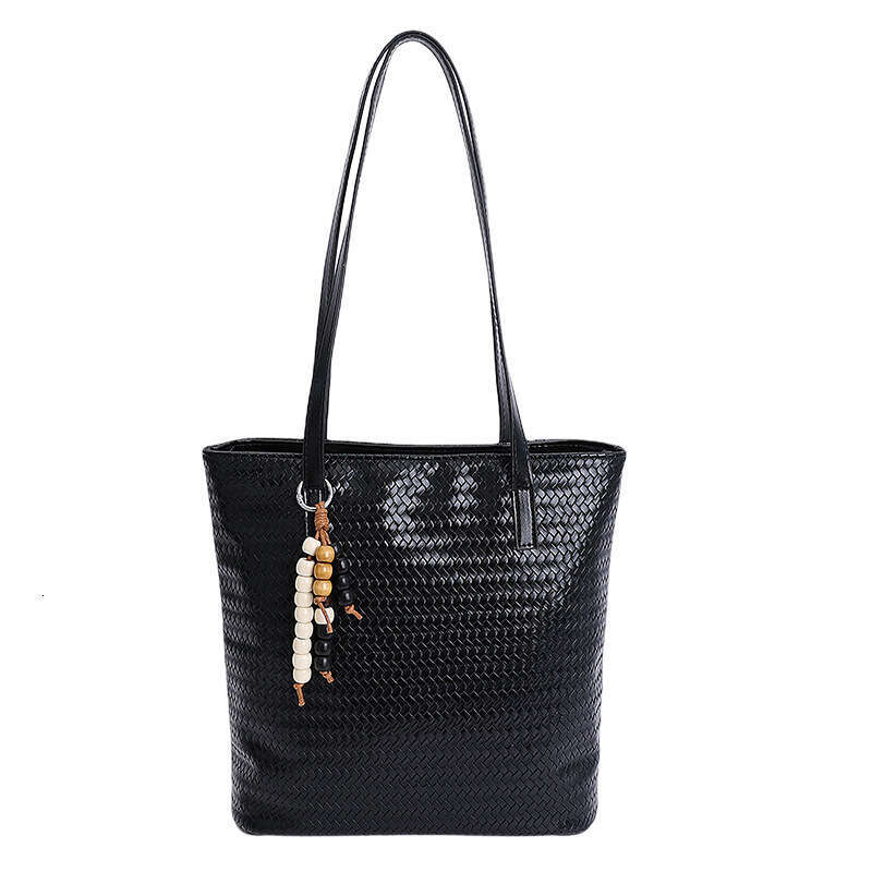 Woven Bucket for Women 2025 New Large Capacity Tote Versatile Shoulder Commuter Underarm Bag