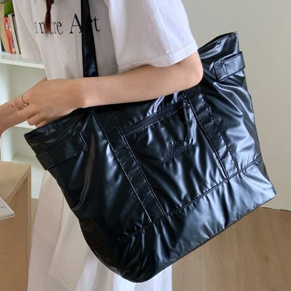 Large Capacity for Women Summer 2025 New Simple Versatile Shoulder Trendy Textured Commuter Tote Bag