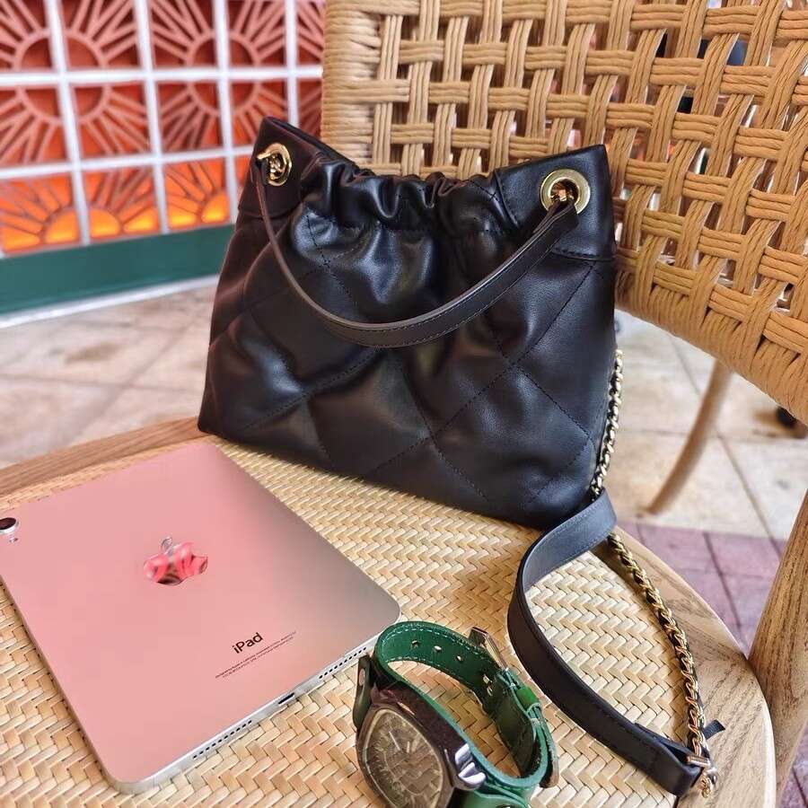 Women's Genuine Leather Large Capacity Single Shoulder Summer New Quilted Stitching Fashion Versatile Trash Bag designer bag B5