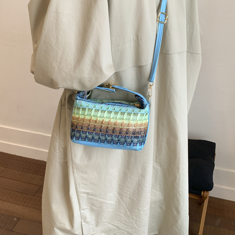 Luxury Brand Designer Bag Ethnic Style Colorful Straw Bag For Women, Niche Handbag, 2025 New Fashionable Chain Shoulder Crossbody Woven Bag