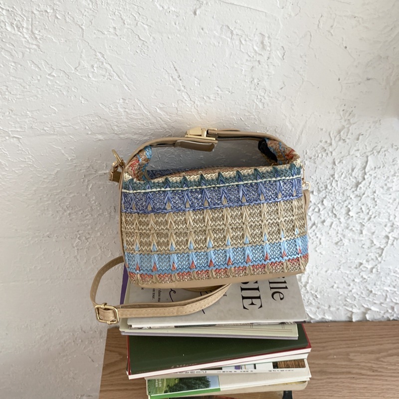 Luxury Brand Designer Bag Ethnic Style Colorful Straw Bag For Women, Niche Handbag, 2025 New Fashionable Chain Shoulder Crossbody Woven Bag