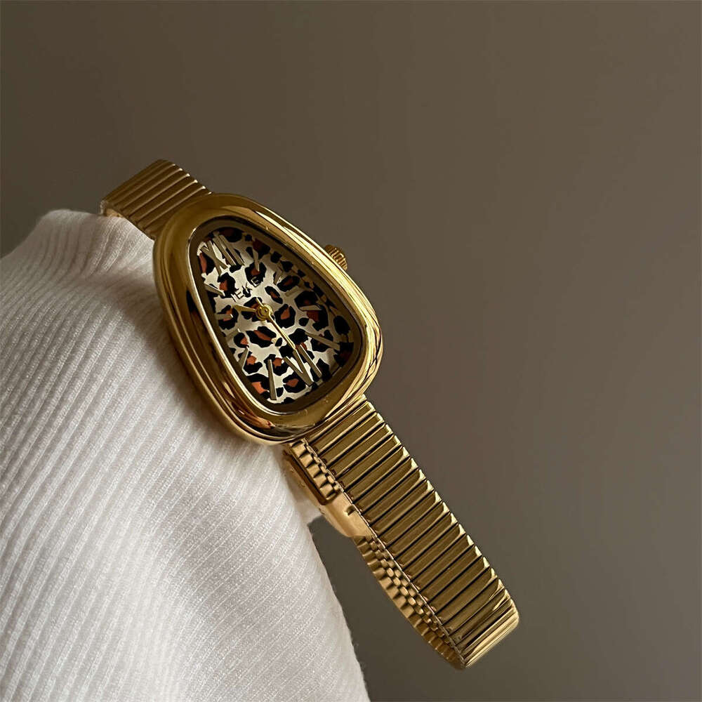 Vintage Style Snake Head for Women Leopard Print Strap Fashionable Unique Designer Niche Light Luxury Exquisite Quartz Watch