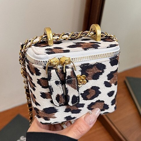 Luxury Brand Designer Bag Handbag Korean Fashion Leopard Print Stylish Versatile Chain Shoulder Bag Large Capacity Commuter Lipstick Crossbody Bag