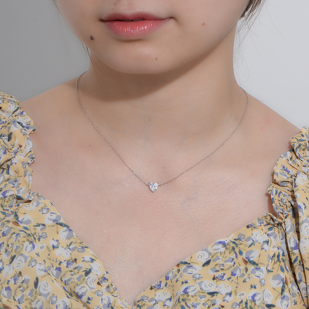 S Pure Sier Petite Dia-Studded Heart Necklace for Women Versatile Fashion Simple Heart-Shaped Zircon Collarbone Chain Jewelry