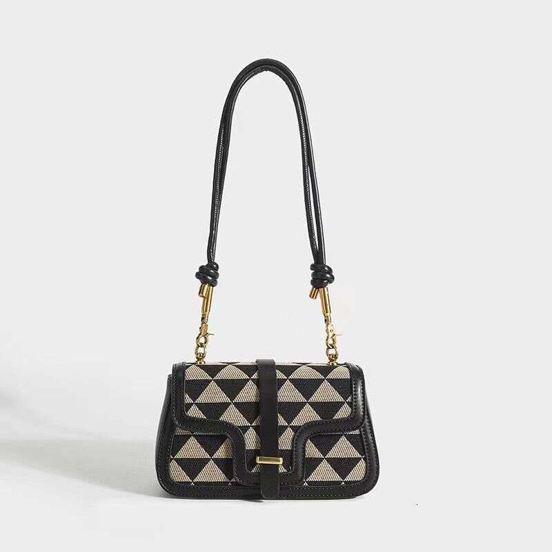 Underarm Women's 2023 New Crossbody Bag Retro Light High-end fashion versatile niche design shoulder bag