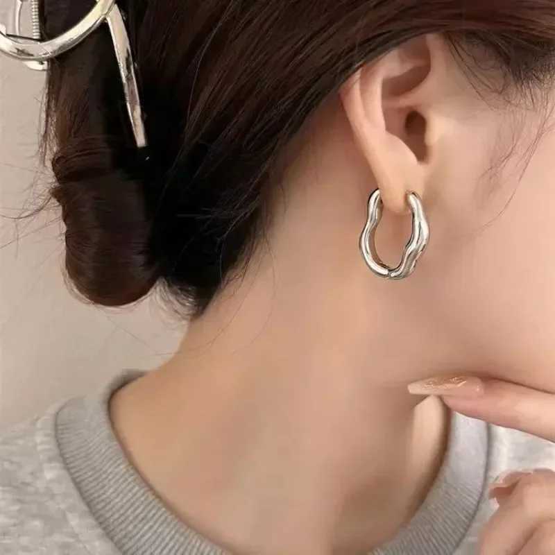 Vintage Irregular Hoop Earrings for Women Fashion Silver Plated Stainless Steel Earrings Korean Trend Jewelry Gifts WholesaleXJ250814