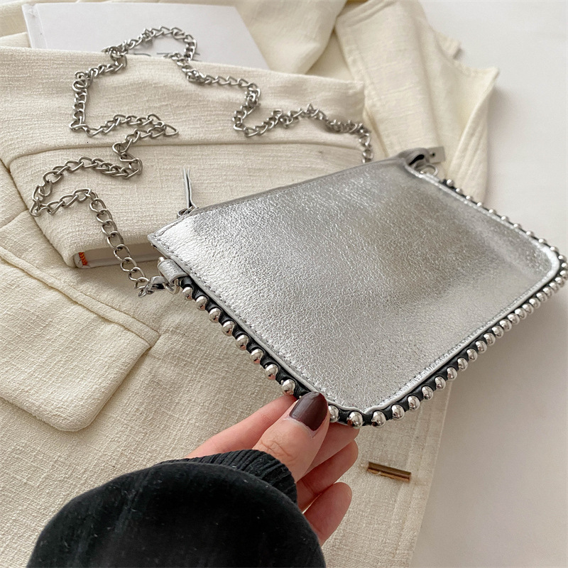 Luxury Brand Designer Bag This Year's Trendy Small Bags For Women 2024 New Summer Fashion Envelope Shoulder Bag Vintage Versatile Chain Crossbody