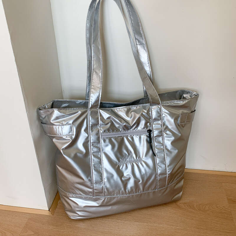 Large Capacity for Women Summer 2025 New Simple Versatile Shoulder Trendy Textured Commuter Tote Bag