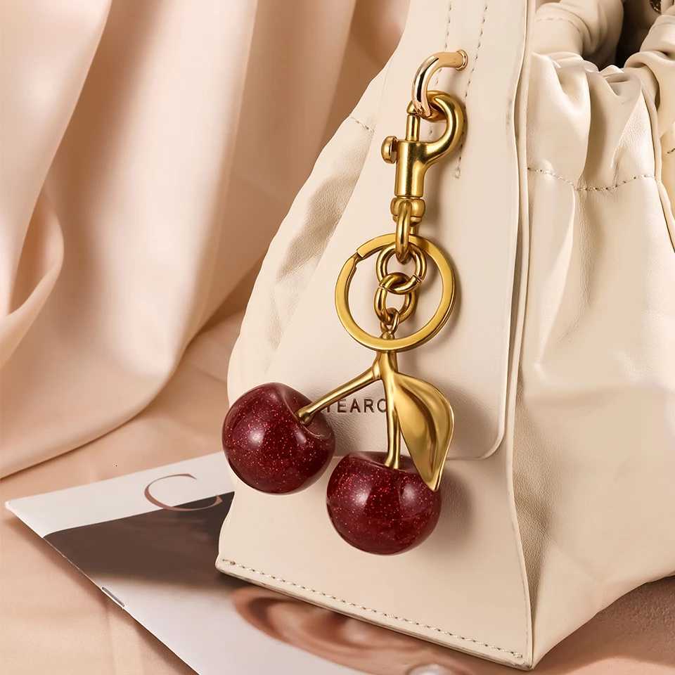 ZAKOL Fashion Red Cherry Keychain Summer Fruits Cherries Pendant Keyring For Women Men Jewelry Bag Accessories Gift S250814