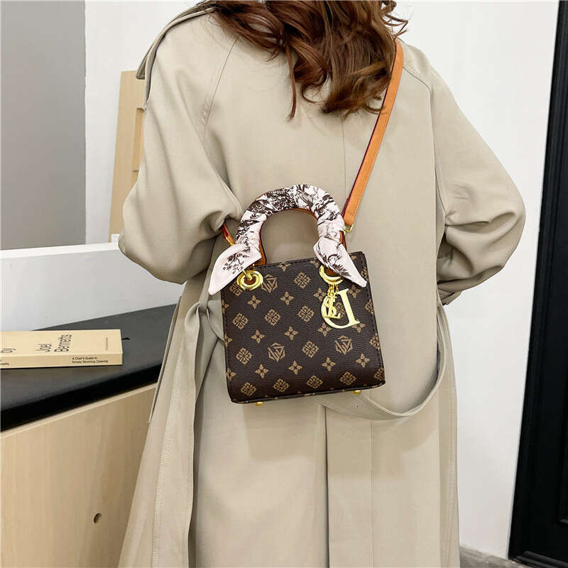 Summer Spring and New Printed Handbag High-Quality Texture Princess Diana Fashion Single Shoulder Women's Crossbody Small Square Bag