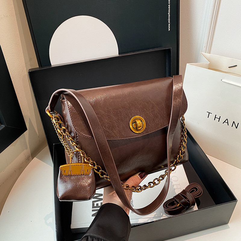 hot Free delivery designer handbag for woman Minimalist women crossbody bag with three dimensional fashionable design