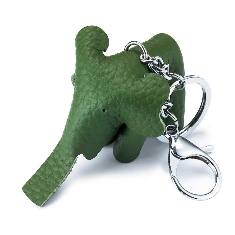 Handmade Genuine Leather Cute Funny Lucky Elephant Keychain Pendant Keychain for Women Men Bag Doll Hanging Luggage Accessories Y250815