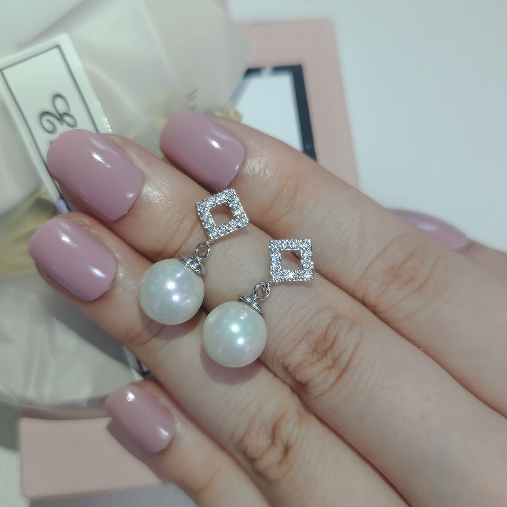 Korean Style Fashion Geometric Elegant Pearl with Rhinestones Trendy Women's Sexy Earrings e8303