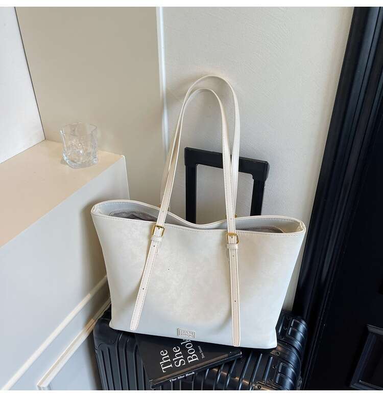 Trendy Bags 2025 New Tote Luxury Large Capacity Simple Fashion Shoulder Student Class Designer Commuting Bag