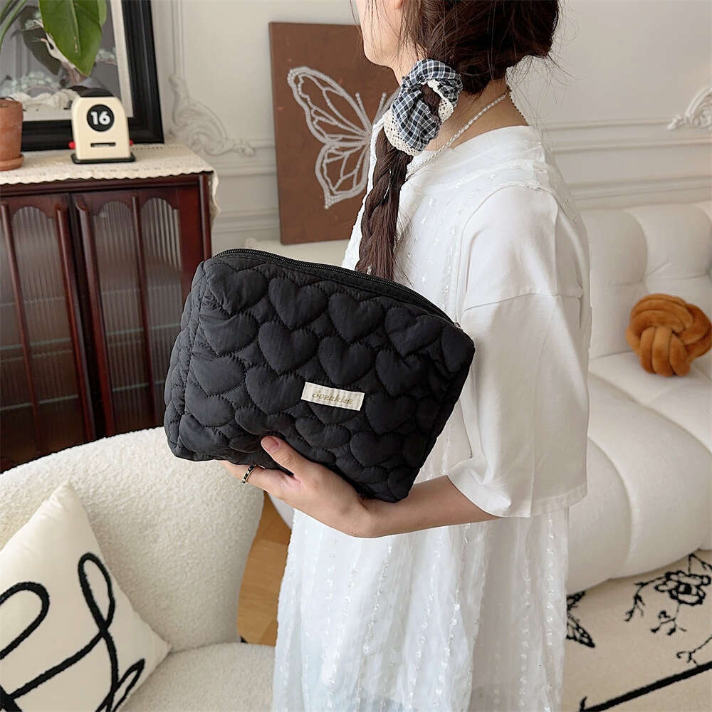 Heart-Shaped Quilted Cotton Clutch with Multiple Compartments for Cosmetics & Coins