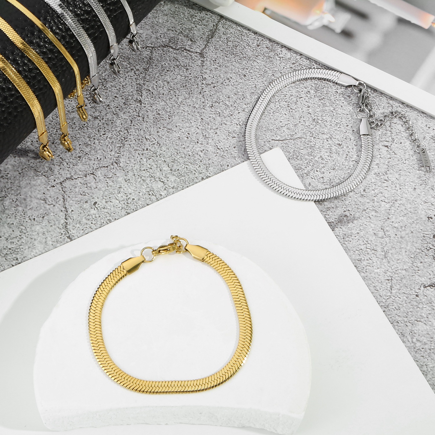 Jewelry Chain Bracelets European and American Minimalist Trendy Titanium Steel 18K Gold Plated Bracelet Slim Snake Unique Snake Bone Plated Bracelet f